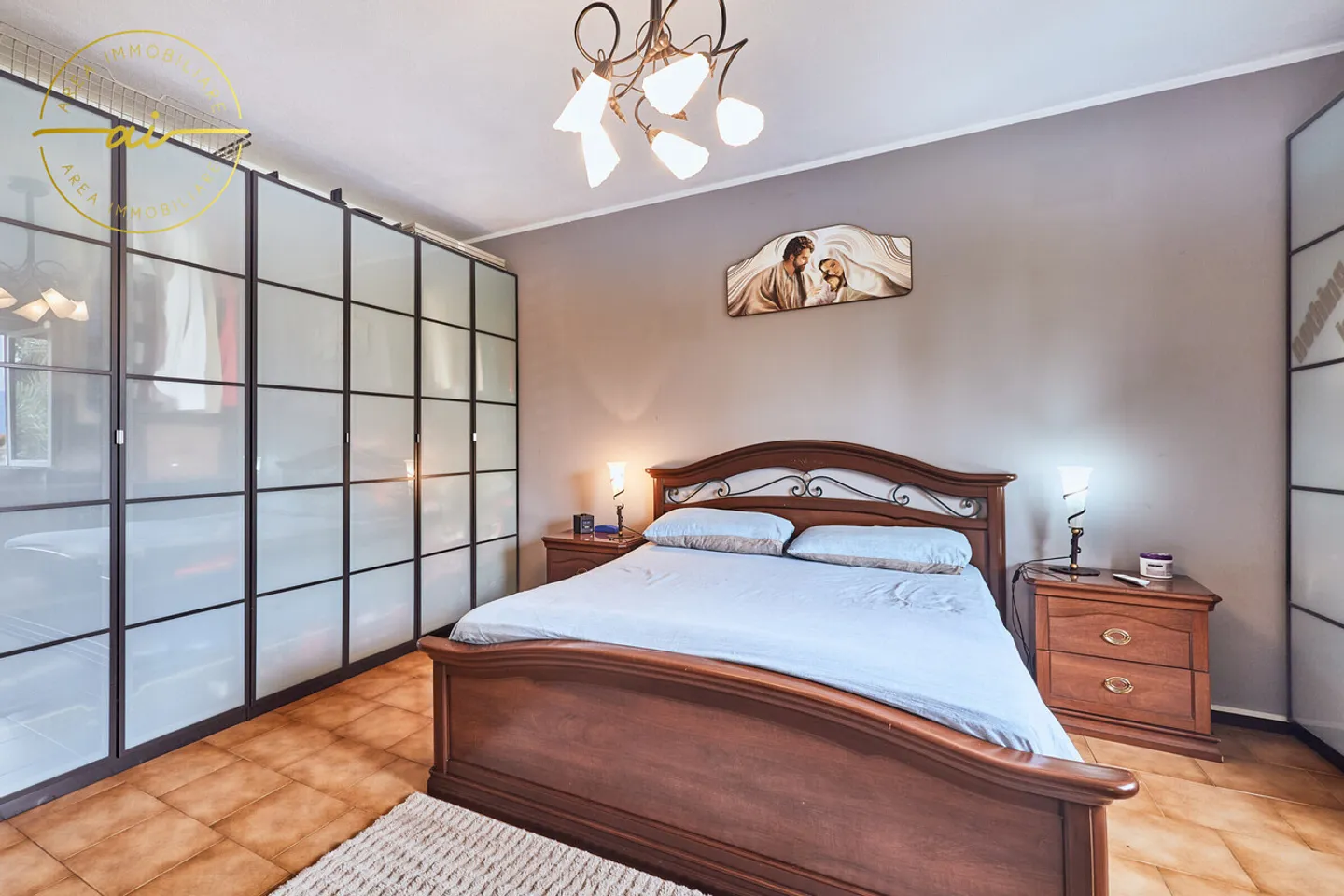 SPACIOUS 5-ROOM APARTMENT WITH PRIVATE GARDEN AND TWO TERRACES - Photo 7 of 13