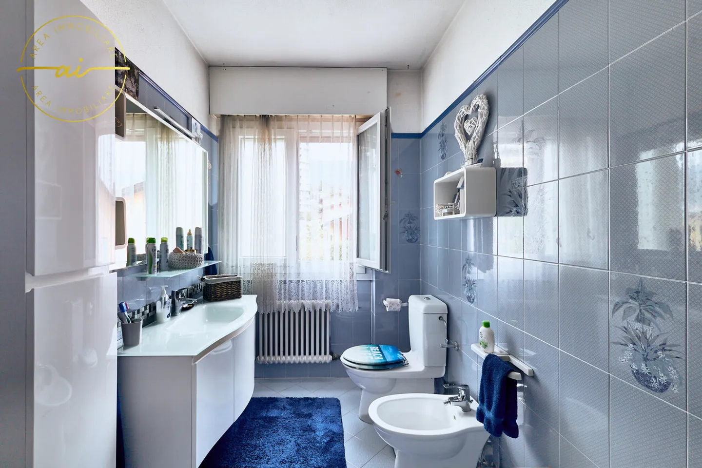 SPACIOUS 5-ROOM APARTMENT WITH PRIVATE GARDEN AND TWO TERRACES - Photo 8 of 13