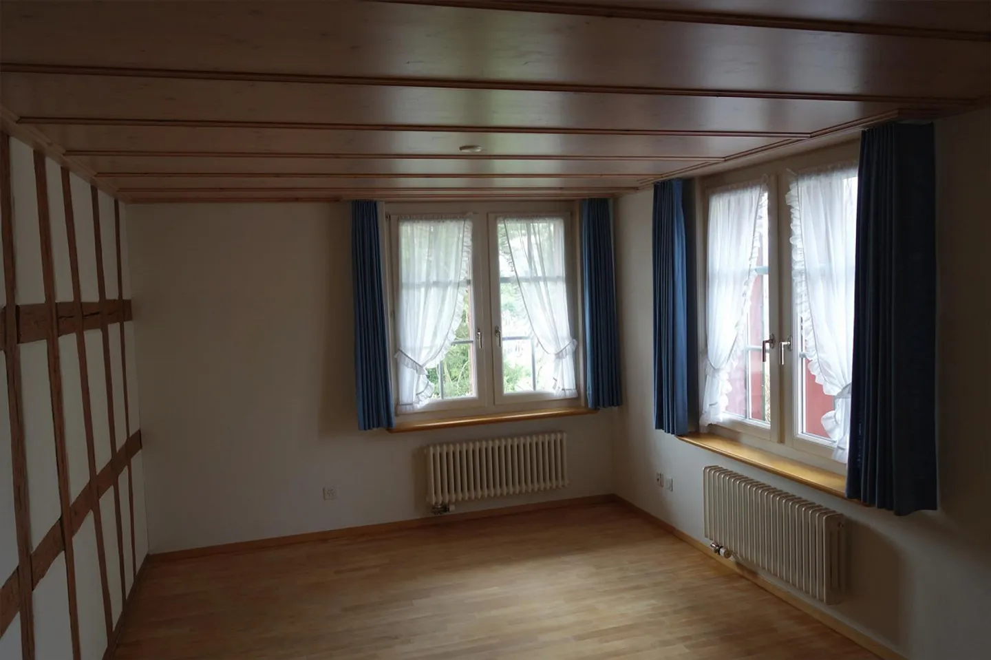 dans une belle maison en bois - Photo 2 sur 5