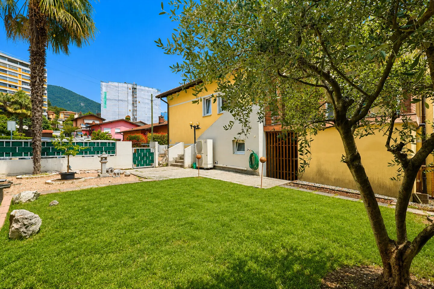 SPACIOUS 5-ROOM APARTMENT WITH PRIVATE GARDEN AND TWO TERRACES - Photo 13 of 13