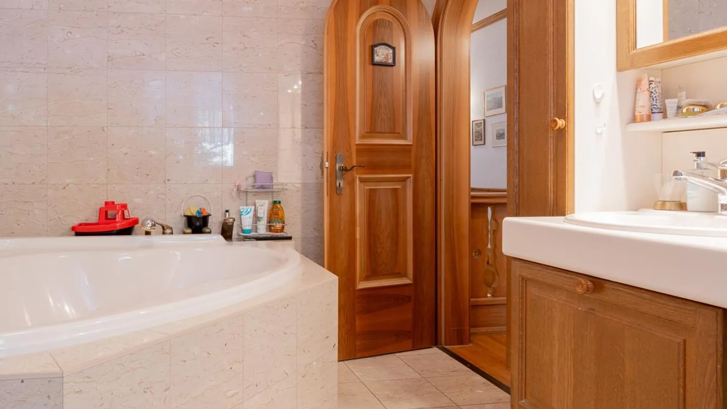 Immeuble multifamilial avec 11 appartements dans le meilleur emplacement à Leukerbad - Photo 46 sur 60