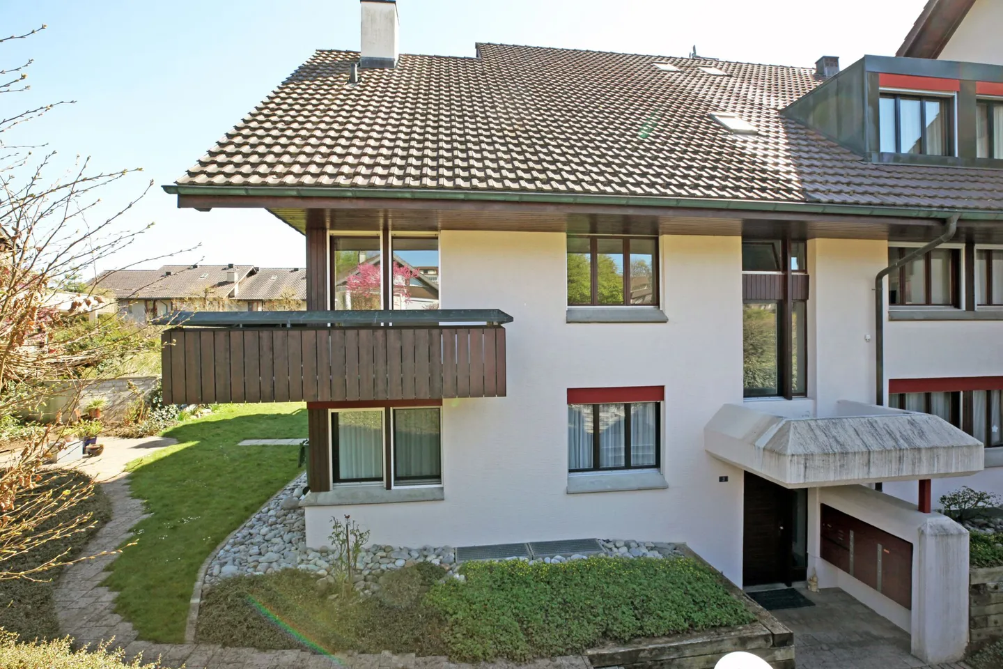 4.5-Room Apartment with Charm, Potential, and Views - Photo 9 of 9