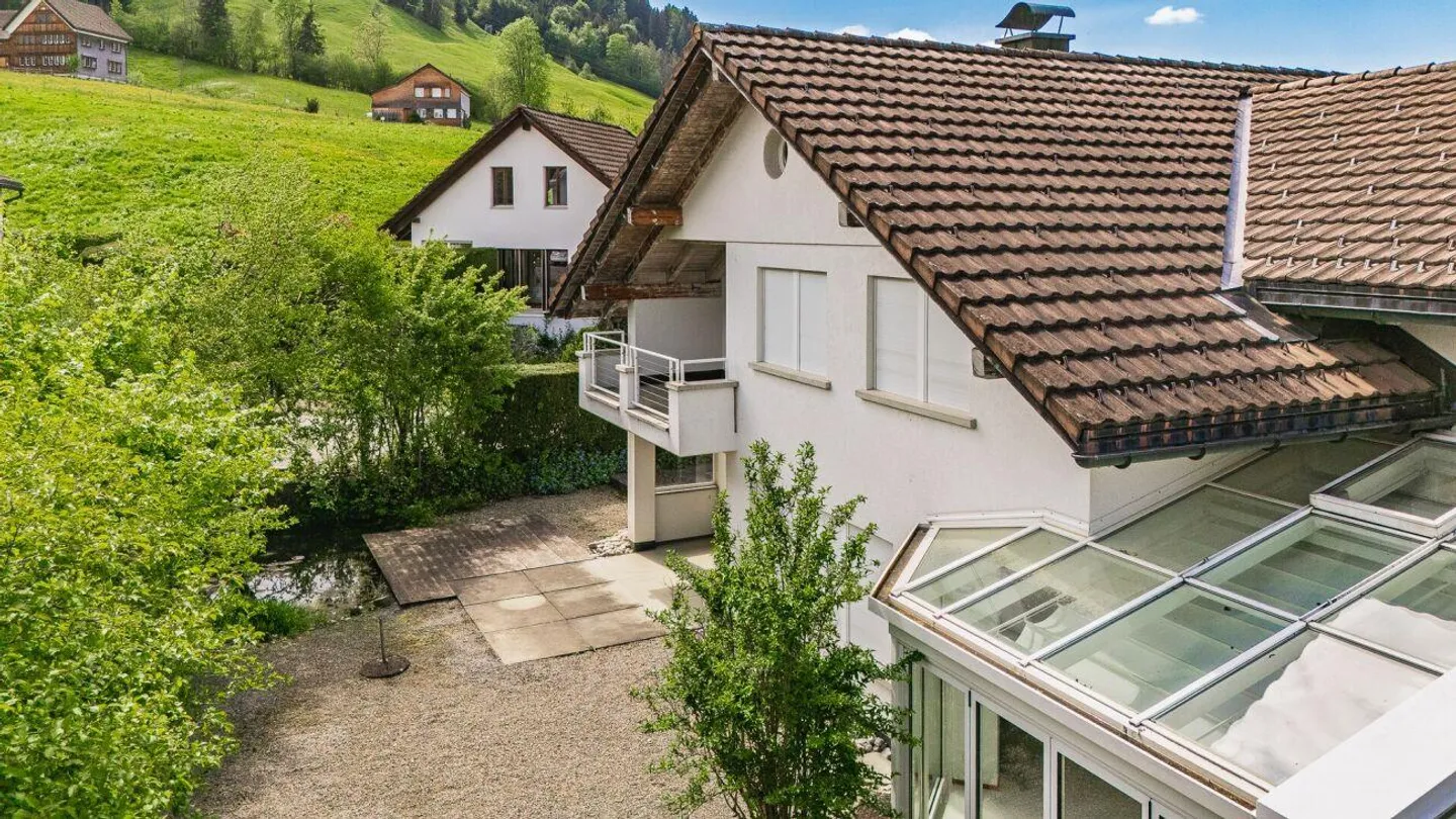 Grande maison jumelée de 6,5 pièces dans un quartier résidentiel privilégié - ... - Photo 13 sur 14