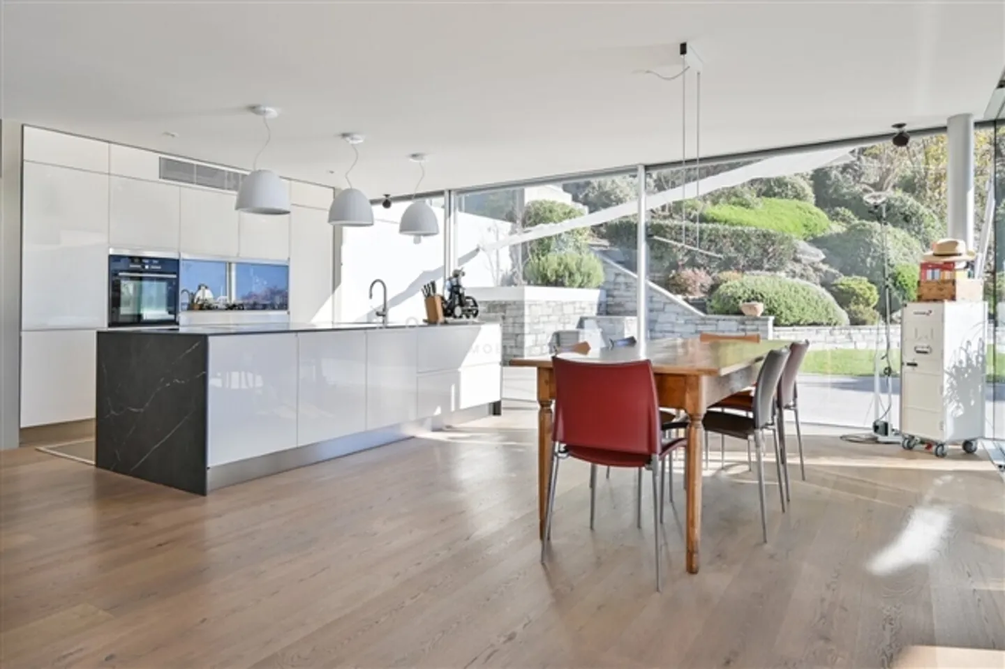 Oasis Méditerranéenne Exclusive avec Vue Envoûtante sur le Lac - Photo 9 sur 15