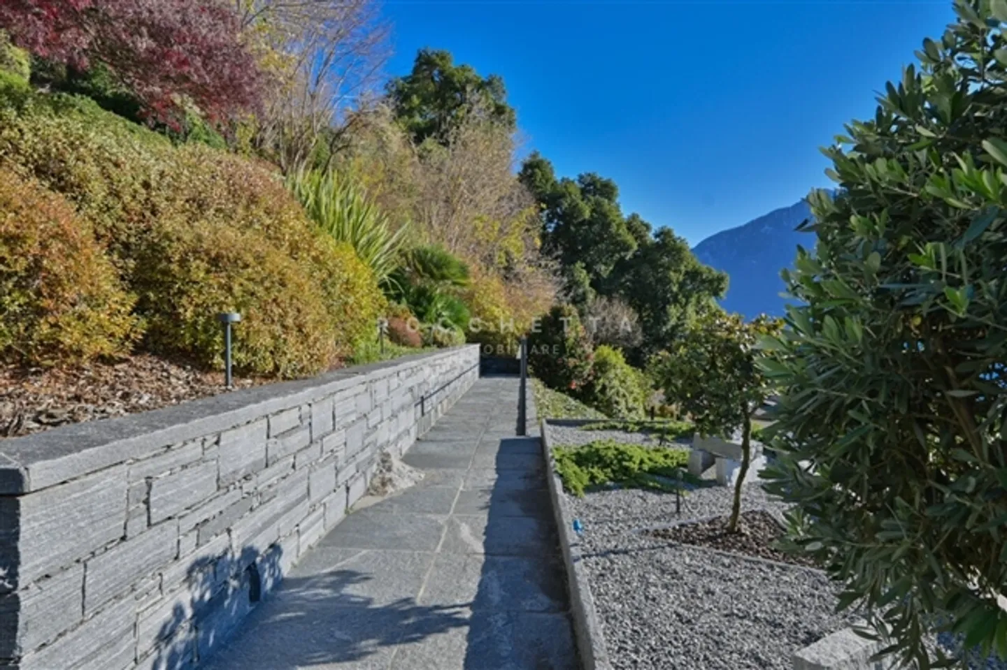 Oasis Méditerranéenne Exclusive avec Vue Envoûtante sur le Lac - Photo 7 sur 15