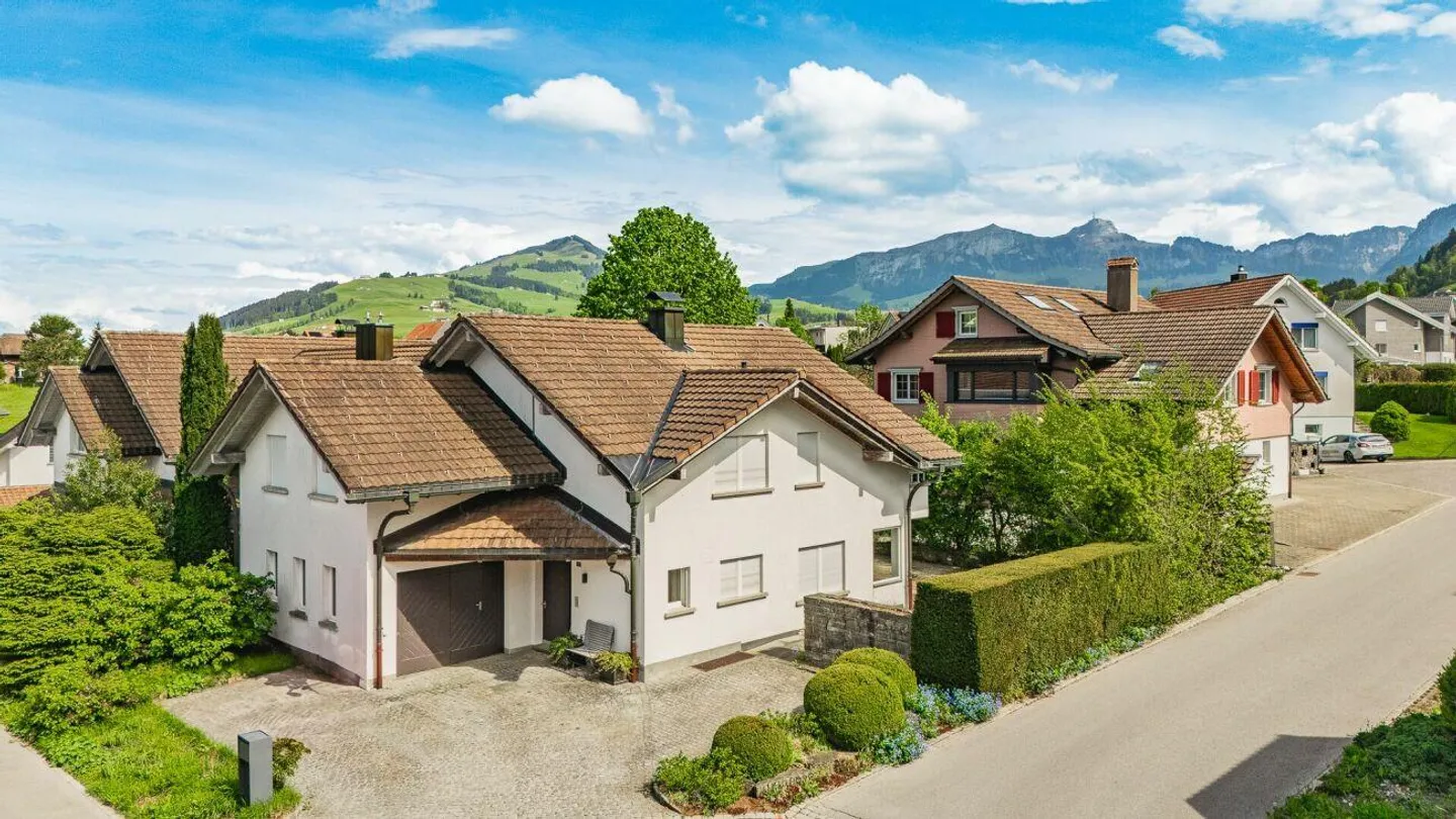 Grande maison jumelée de 6,5 pièces dans un quartier résidentiel privilégié - ... - Photo 11 sur 14