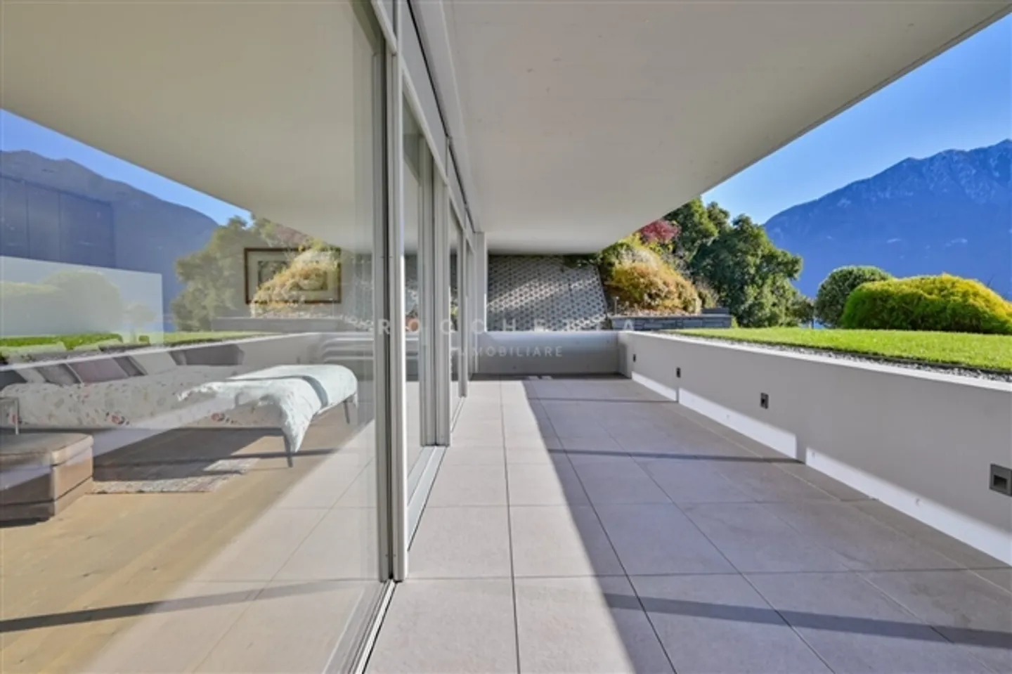 Oasis Méditerranéenne Exclusive avec Vue Envoûtante sur le Lac - Photo 14 sur 15