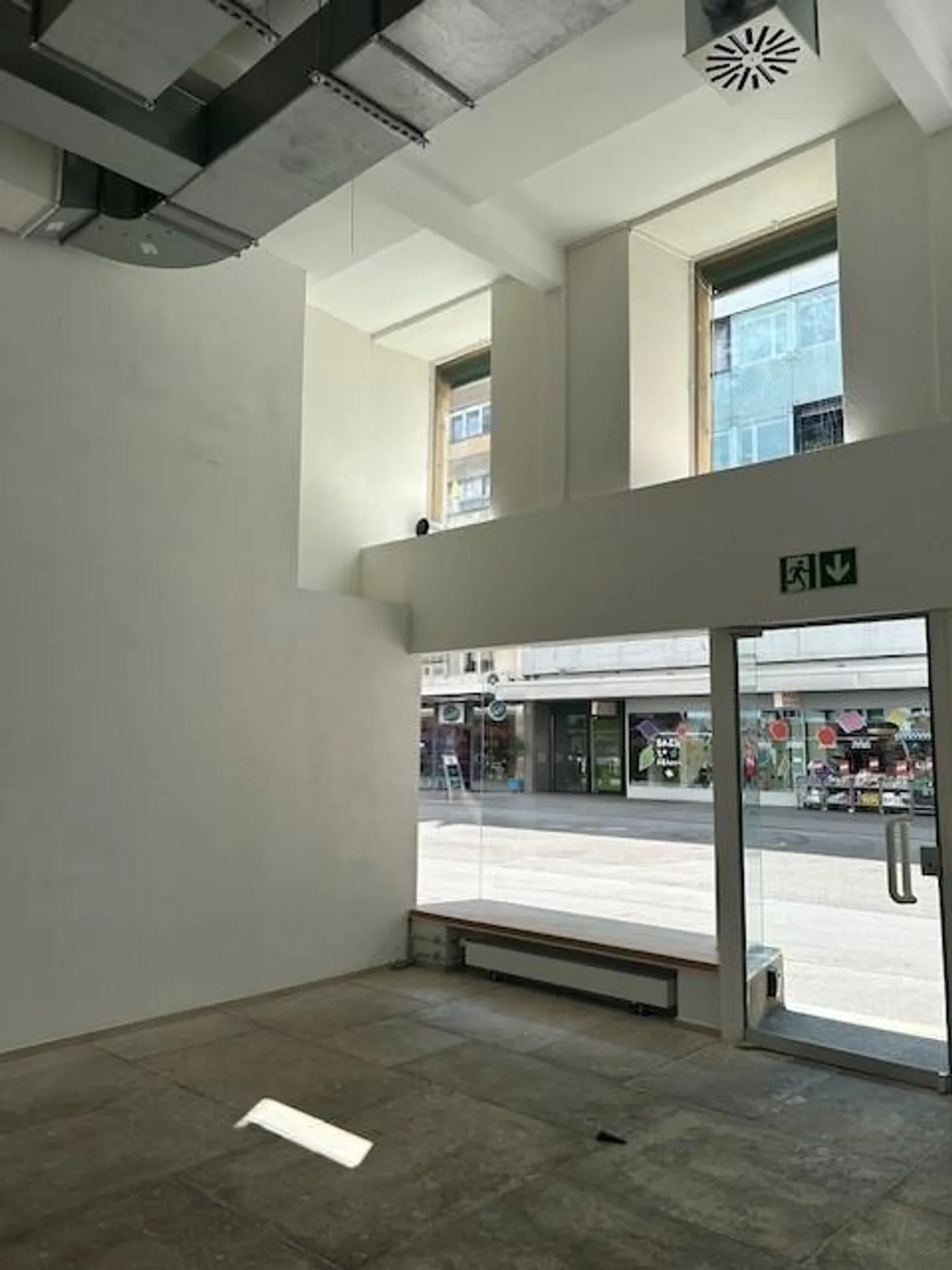 Proprietà commerciale a Bienne - Foto 3 di 8