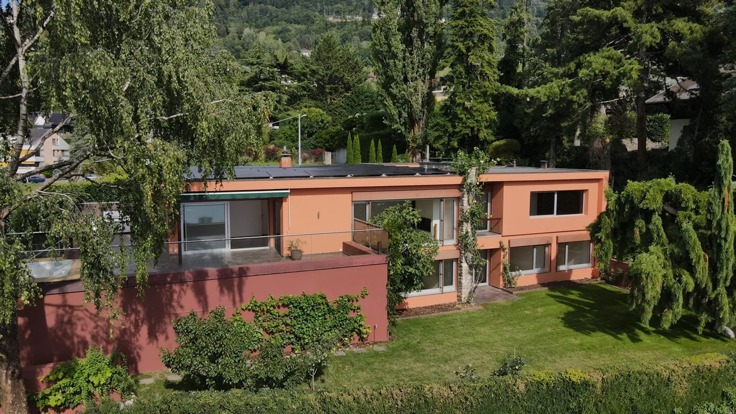 EINZIGARTIG - Wunderschönes Anwesen mit Garten und freiem Blick auf den See - Foto 2 von 13