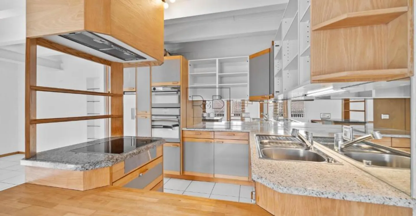 Wunderschöne 4,5-Zimmer-Duplexwohnung mit einzigartigem Charme - Foto 3 von 8