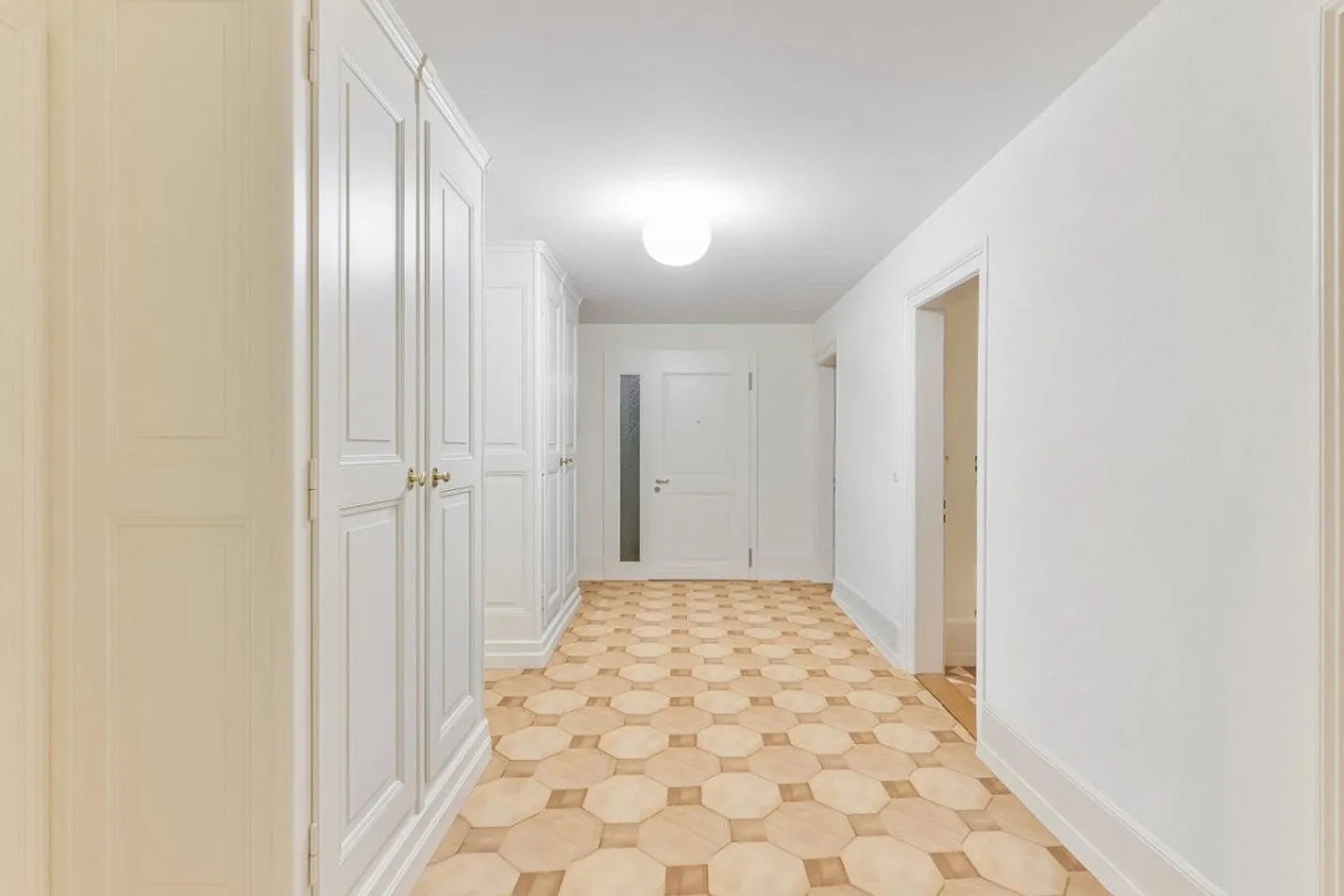 Exclusive Old Town Apartment with Historical Charm and Modern Comfort - Photo 10 of 15