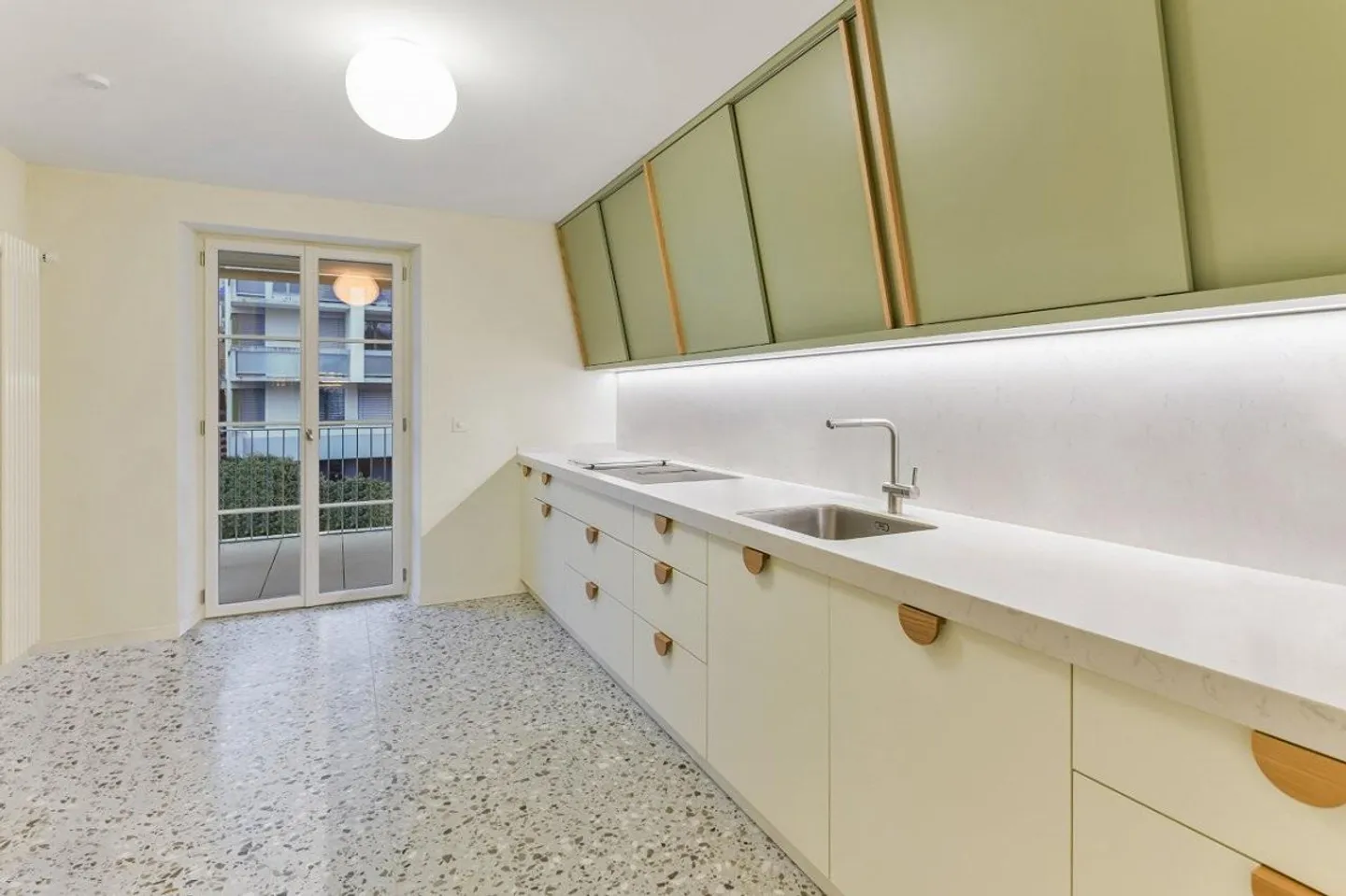 Exclusive Old Town Apartment with Historical Charm and Modern Comfort - Photo 11 of 15