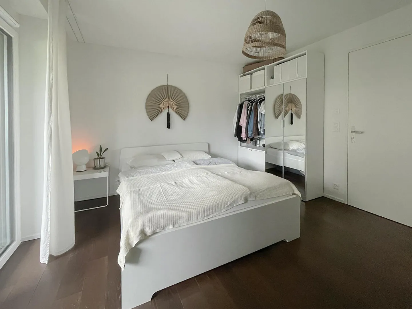 Bienvenue dans votre nouveau chez-vous ! Cet appartement attrayant de 2,5 pièces séduit par son emplacement central et ses équipements modernes : - Photo 4 sur 6