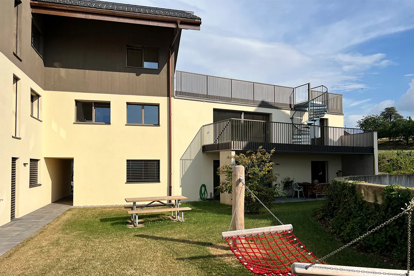 Exceptional duplex 5.5 rooms - panoramic terrace and idyllic setting - Photo 11 of 11