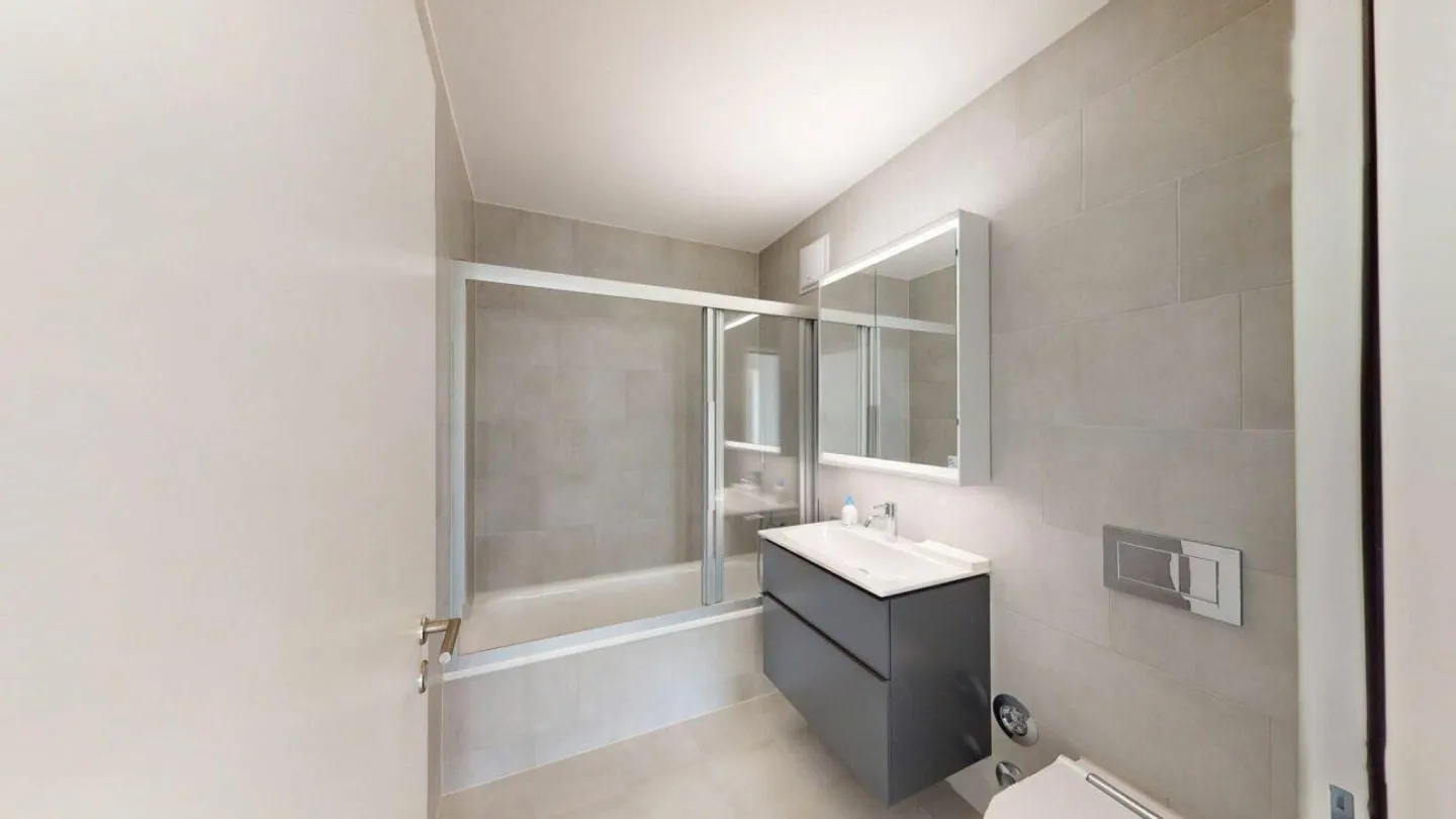 Living in peace - well connected - Photo 5 of 11