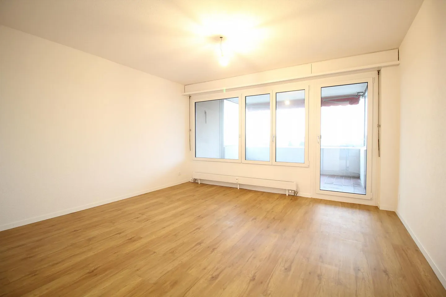 Appartamento 5.5 stanze completamente ristrutturato, grande e luminoso con vista - Foto 8 di 20