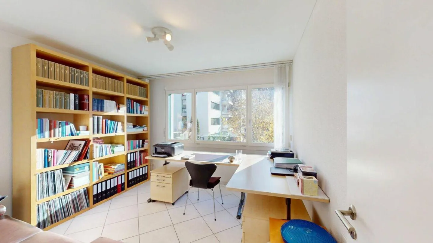 Living in peace - well connected - Photo 6 of 11