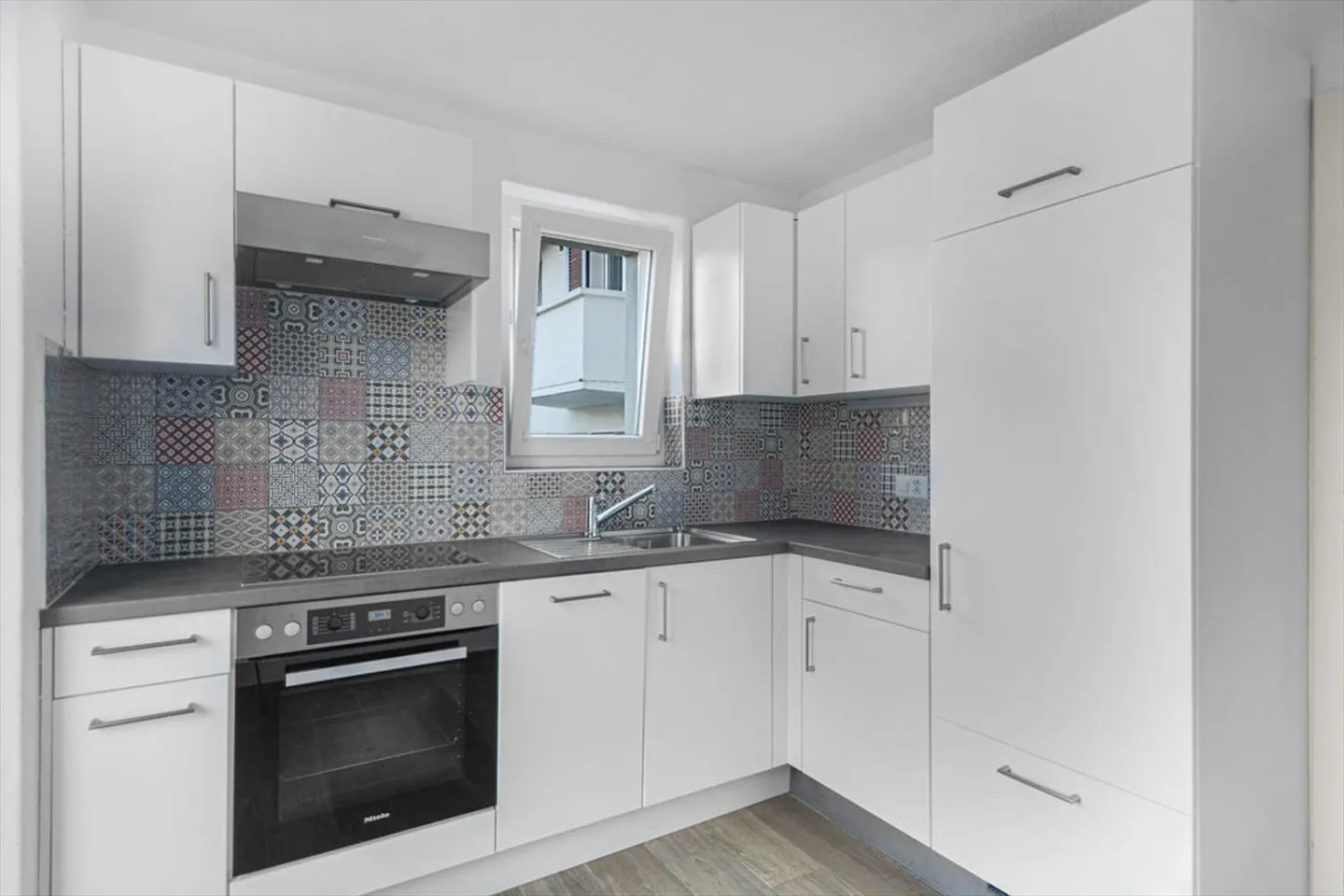Tavannes, bel appartement rénové de 3,5 pièces avec balcons - Photo 1 sur 8