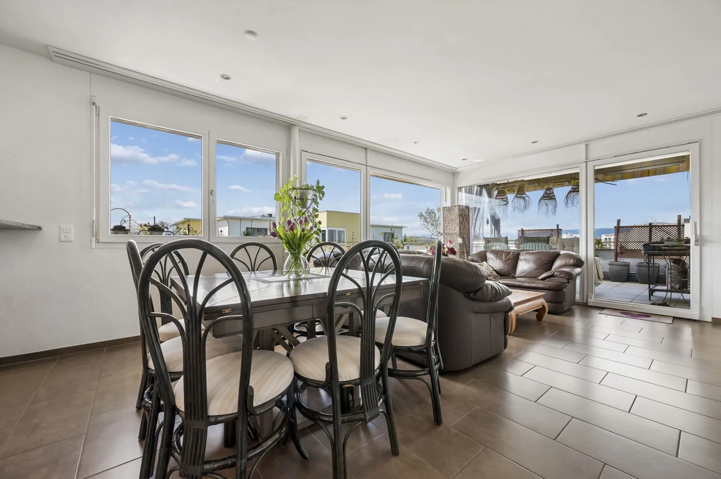 Gepflegte Attikawohnung in Murten - Foto 3 von 13