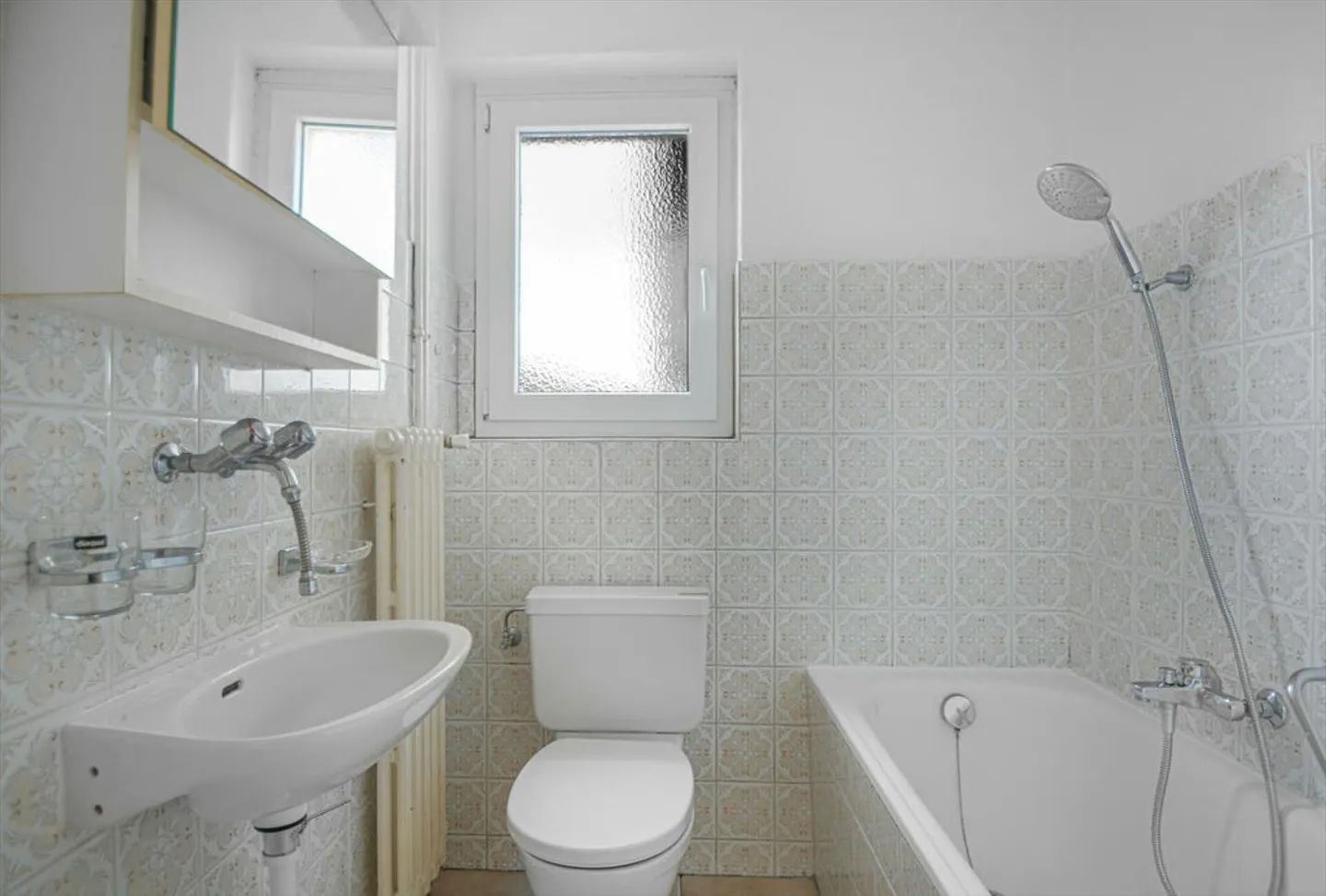Tavannes, bel appartement rénové de 3,5 pièces avec balcons - Photo 7 sur 8