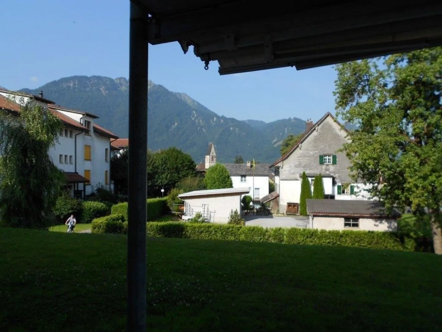 3.5 Zimmer-Wohnung an ruhiger Lage zu vermieten - Foto 3 von 11