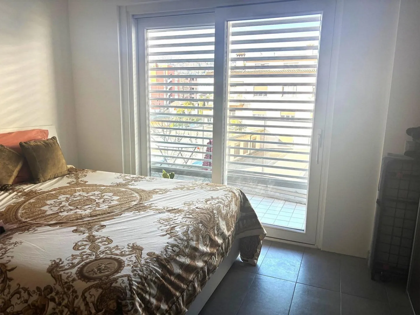 Furnished one-room apartment, a few steps from the city center - Photo 4 of 5