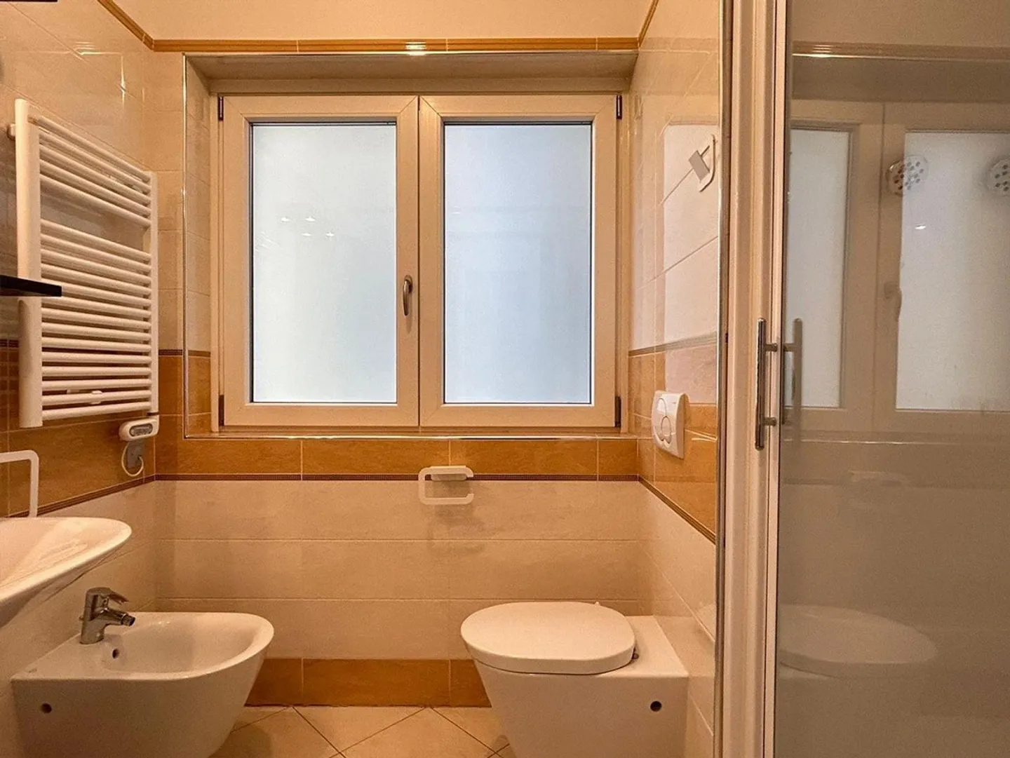 Furnished one-room apartment, a few steps from the city center - Photo 5 of 5