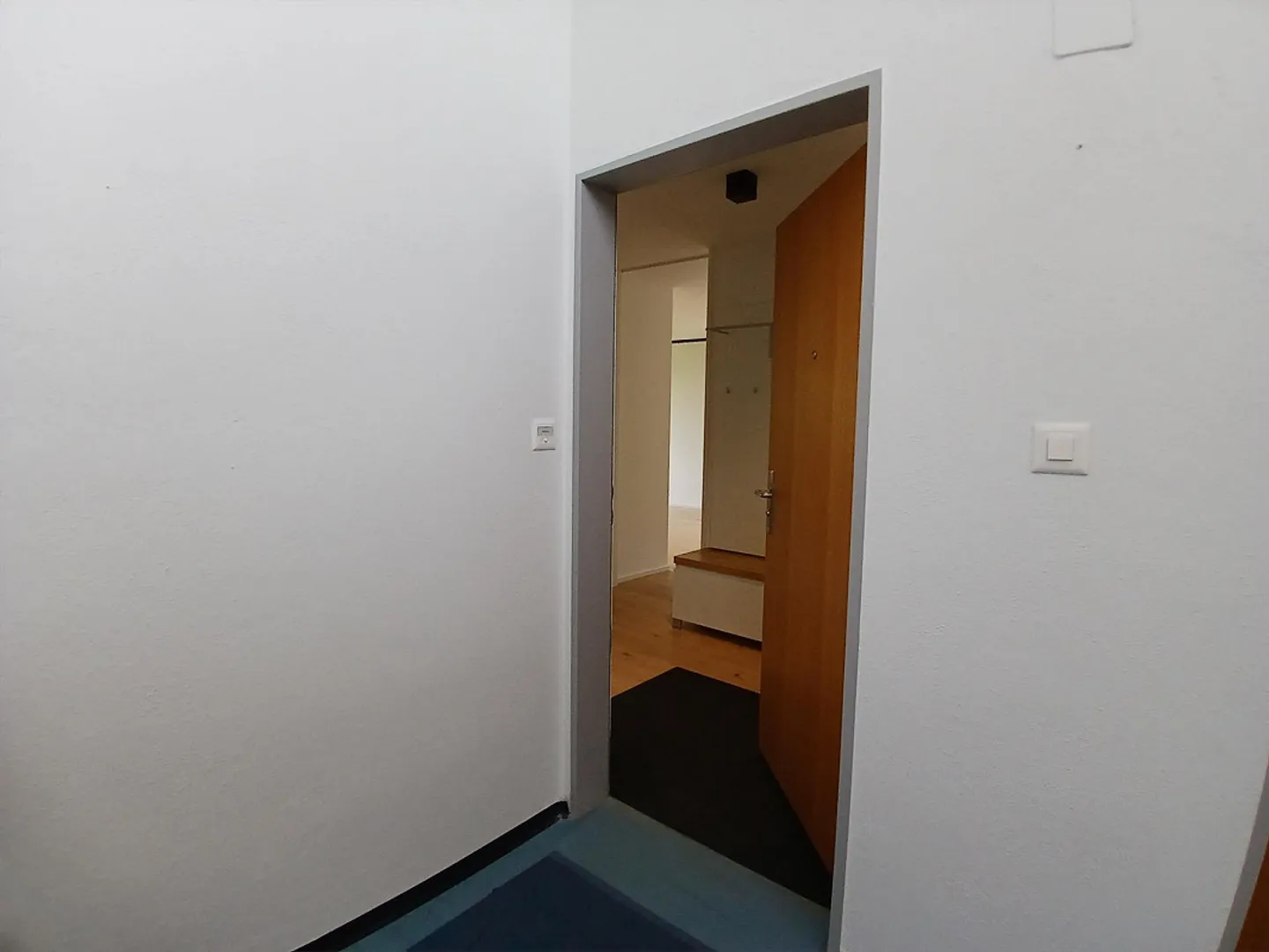 Moderne 4-Zimmer-Wohnung mit Balkon - Foto 2 von 23