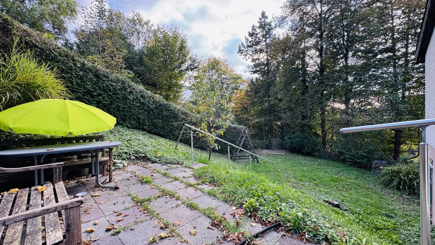 Detached 5.5-room house for 1-2 families - Garage, large garden, panoramic view - Photo 3 of 14