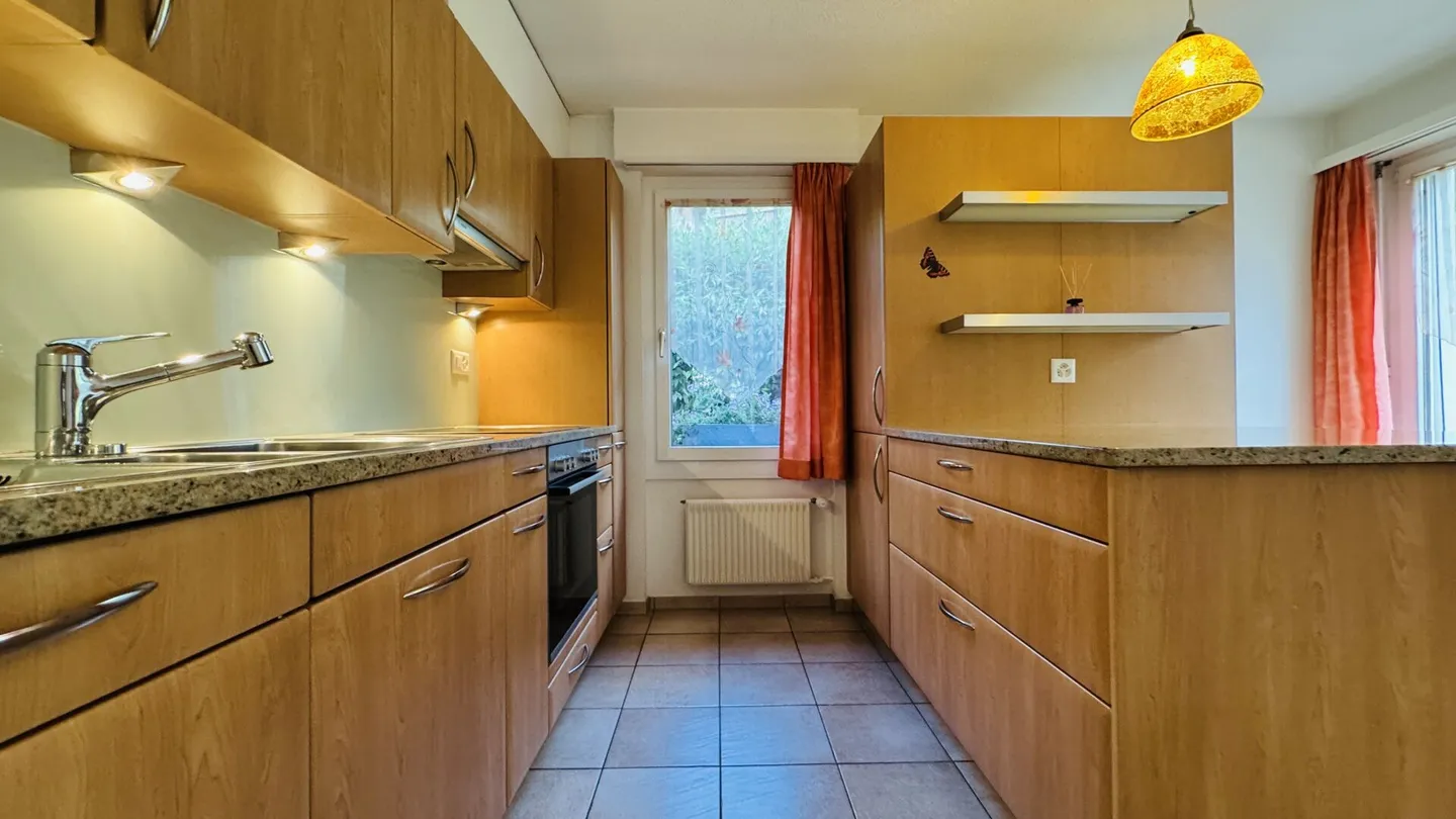 Detached 5.5-room house for 1-2 families - Garage, large garden, panoramic view - Photo 6 of 14