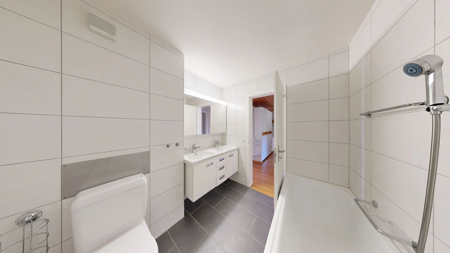 3.5-Zimmer-Wohnung mit zwei Balkons und Weitblick - Foto 5 von 10