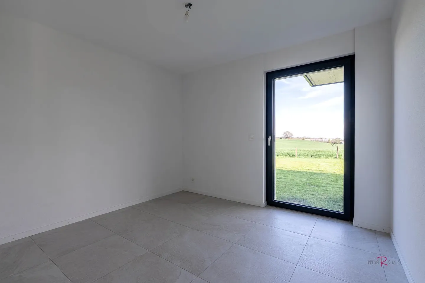 Casa unifamiliare con 4 camere, vista mozzafiato sui campi e sulle Alpi - Foto 6 di 19