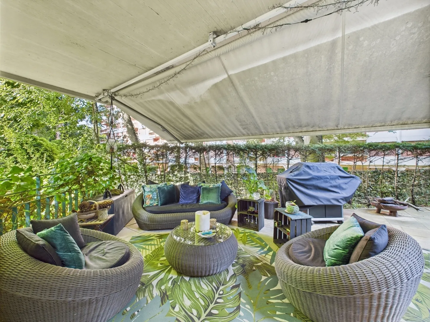 Möbliertes Duplex mit privatem Garten, Terrassen und Doppelbox Plateau de Frontenex - Foto 10 von 13
