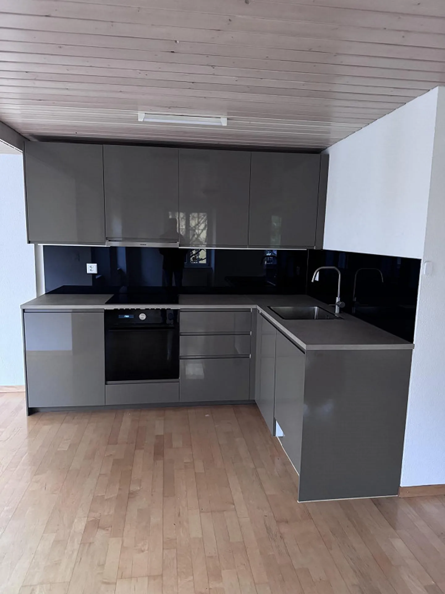 Städtisch zentrale, aussergewöhnliche, schöne 2.5-Zimmer-Wohnung - Foto 2 von 14