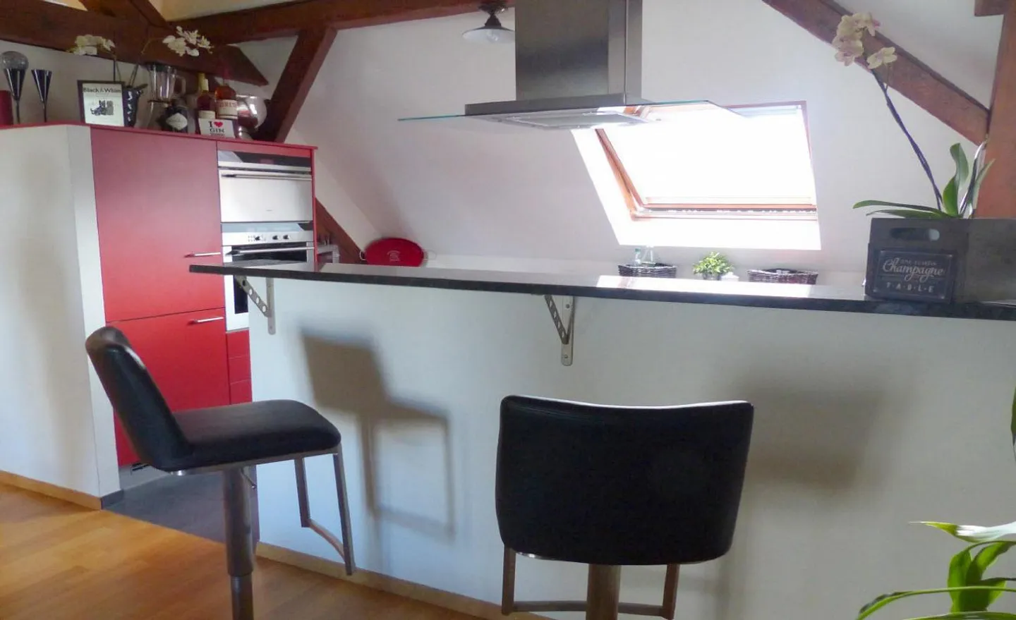 Top-Floor Apartment with Terrace - Photo 4 of 10
