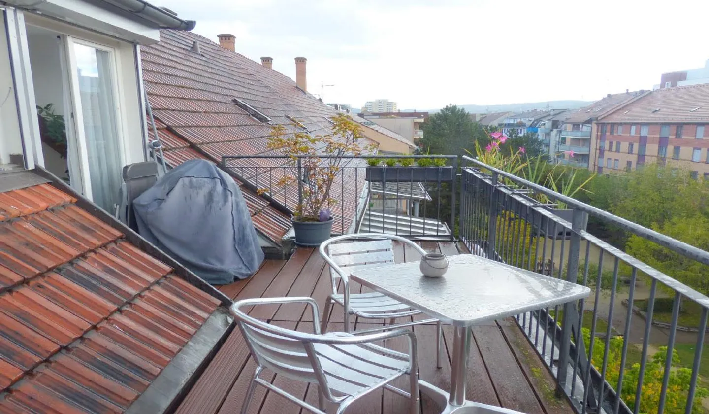 Top-Floor Apartment with Terrace - Photo 9 of 10