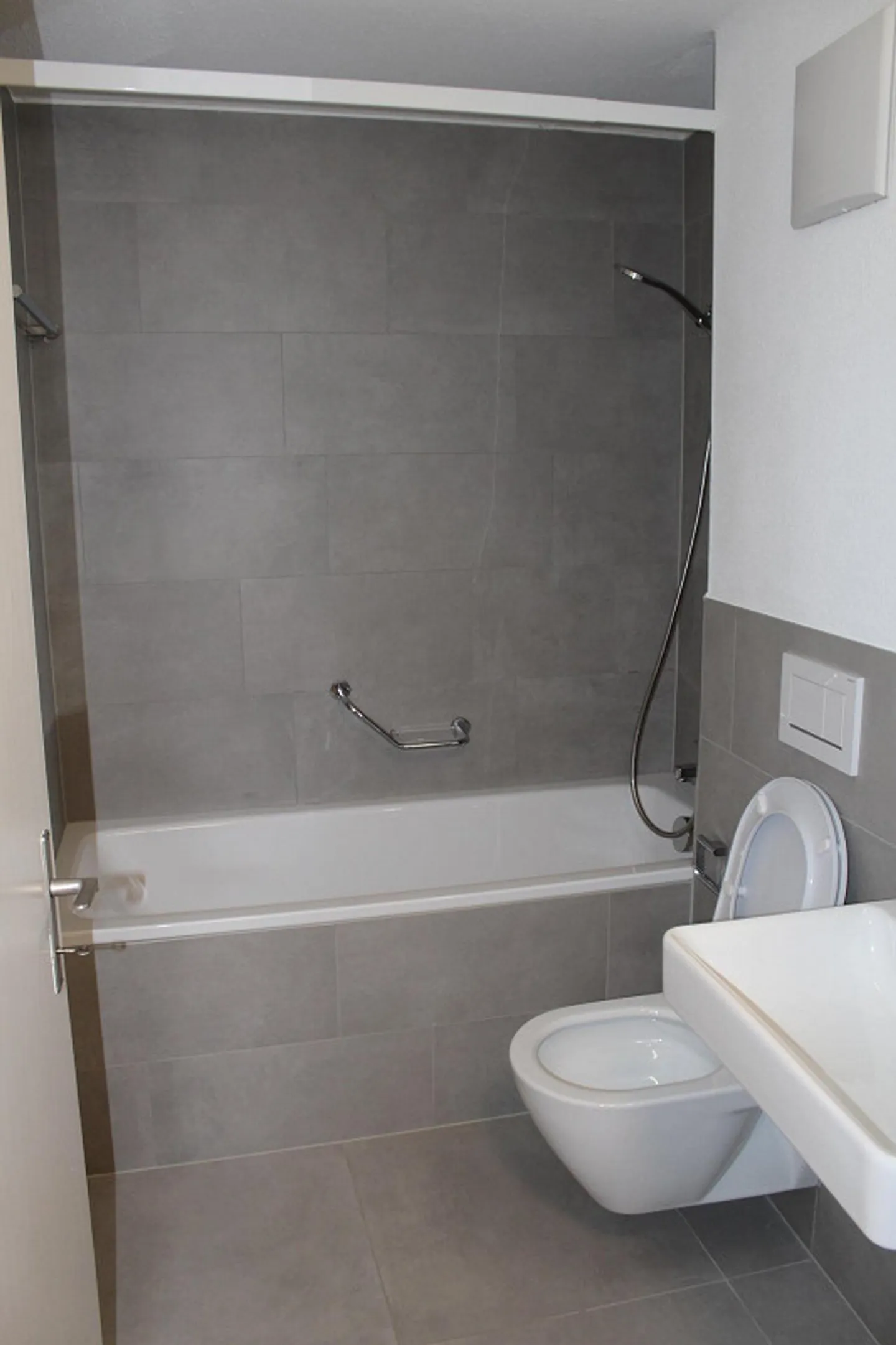 Appartement spacieux de 3,5 pièces dans un emplacement calme à Glarus - Photo 6 sur 7