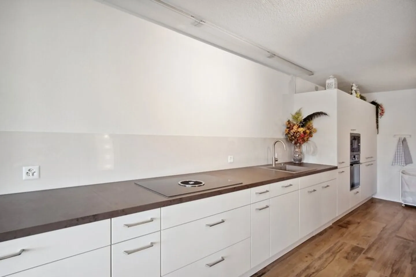 Appartamento moderno con balcone - Foto 3 di 8