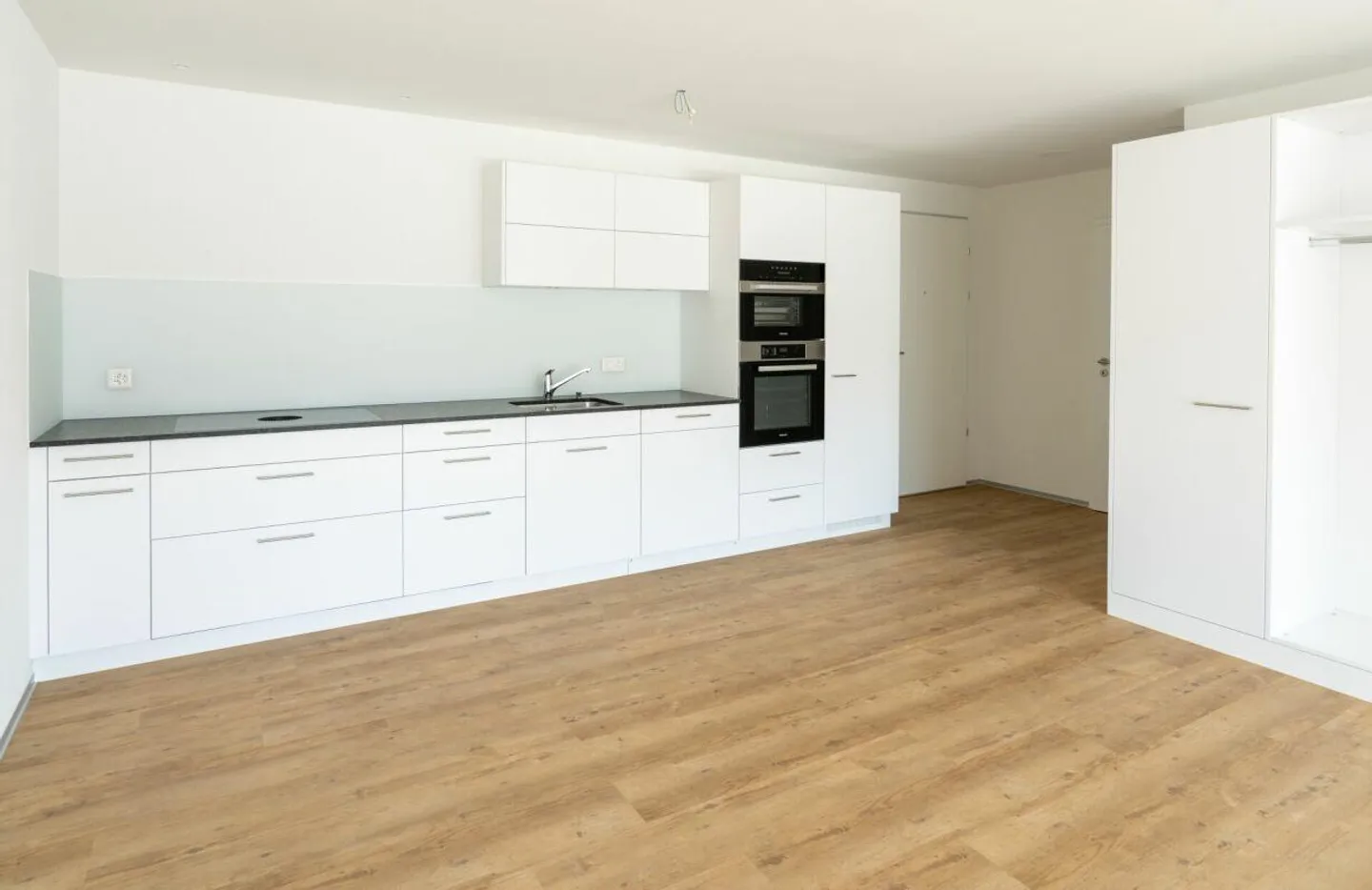 Oeschgen / 2.5 Room Ground Floor Apartment D 0.3 - Photo 2 of 6