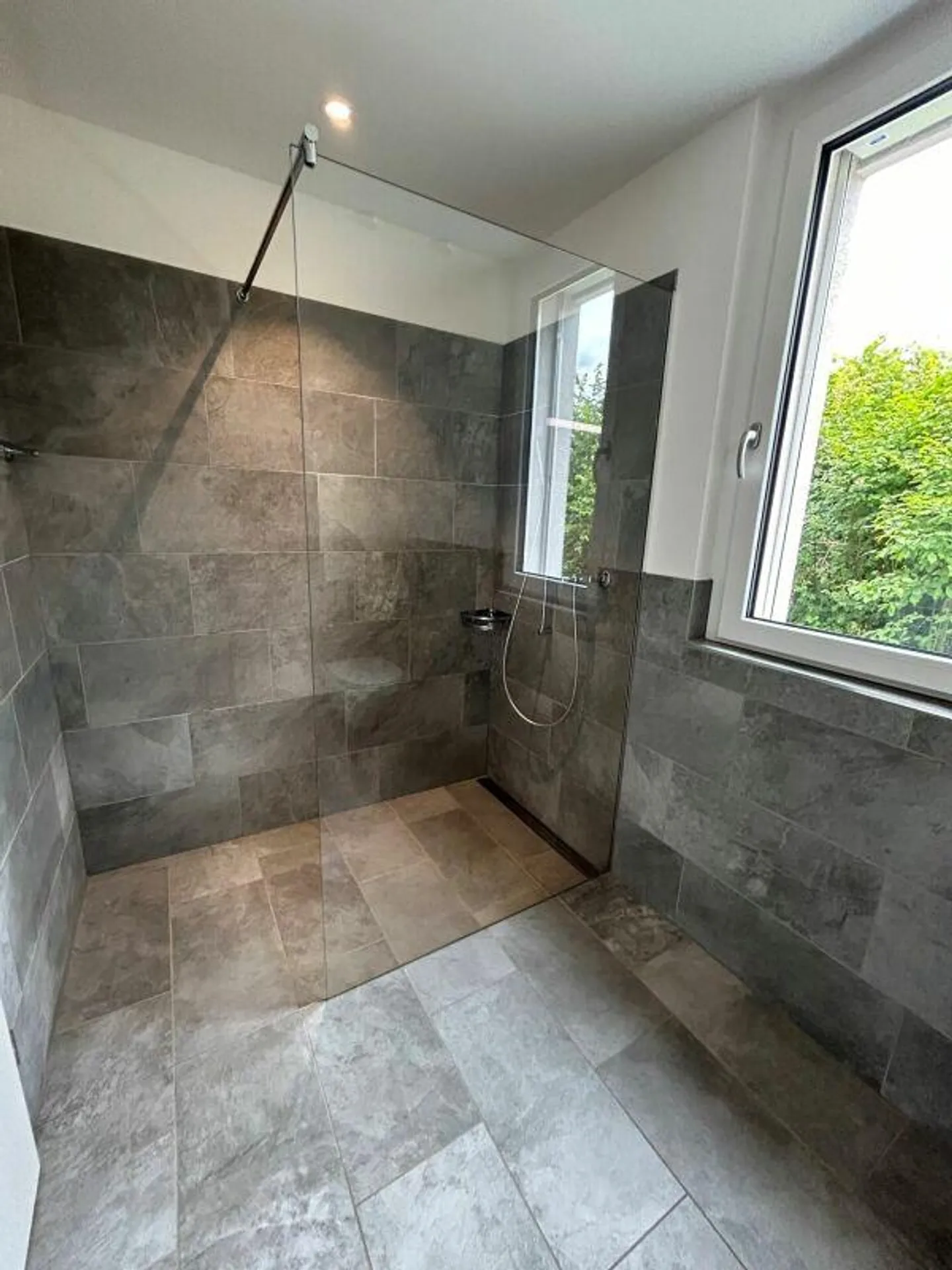 Oeschgen / 2.5 Room Ground Floor Apartment D 0.3 - Photo 4 of 6