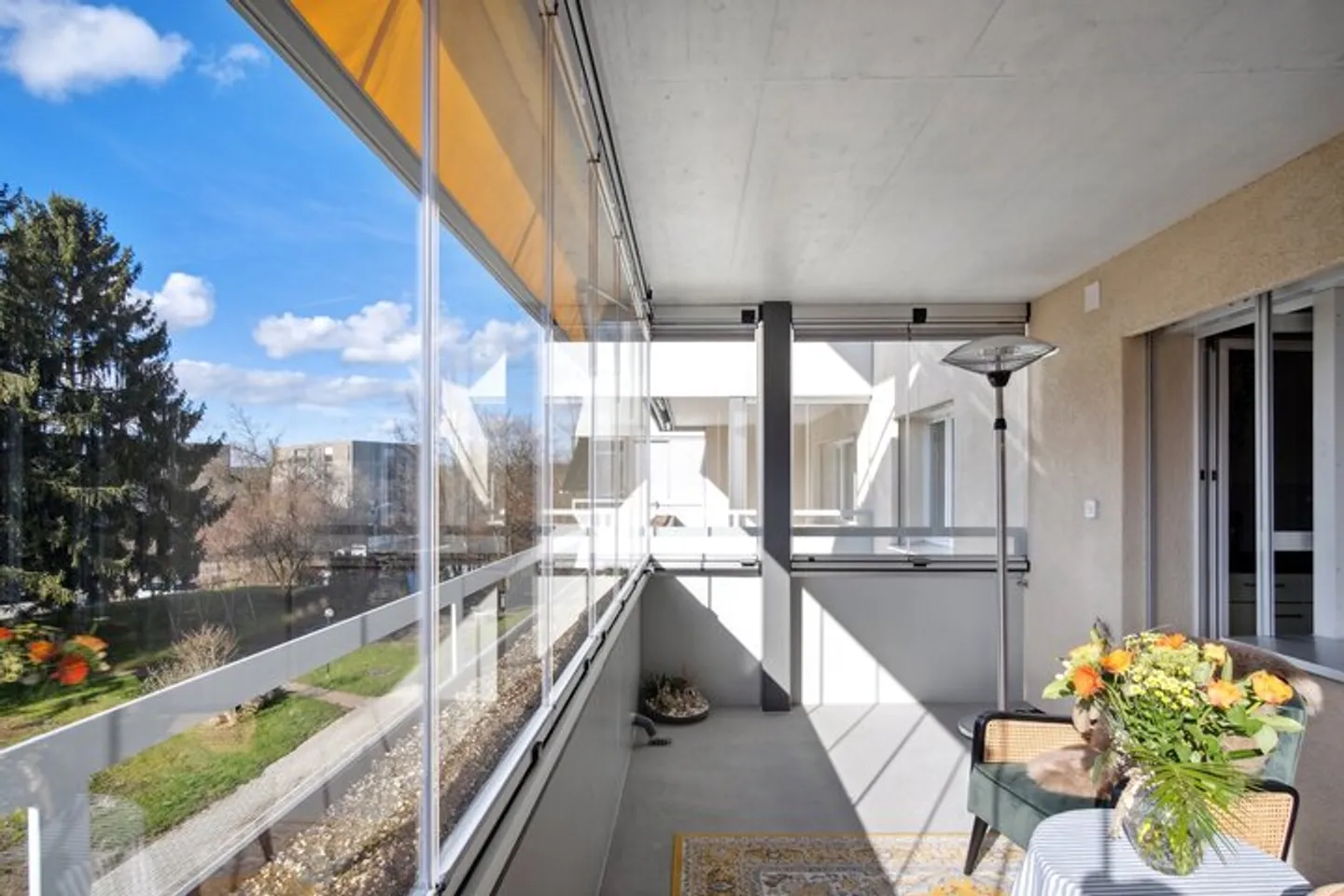 Appartamento moderno con balcone - Foto 7 di 8
