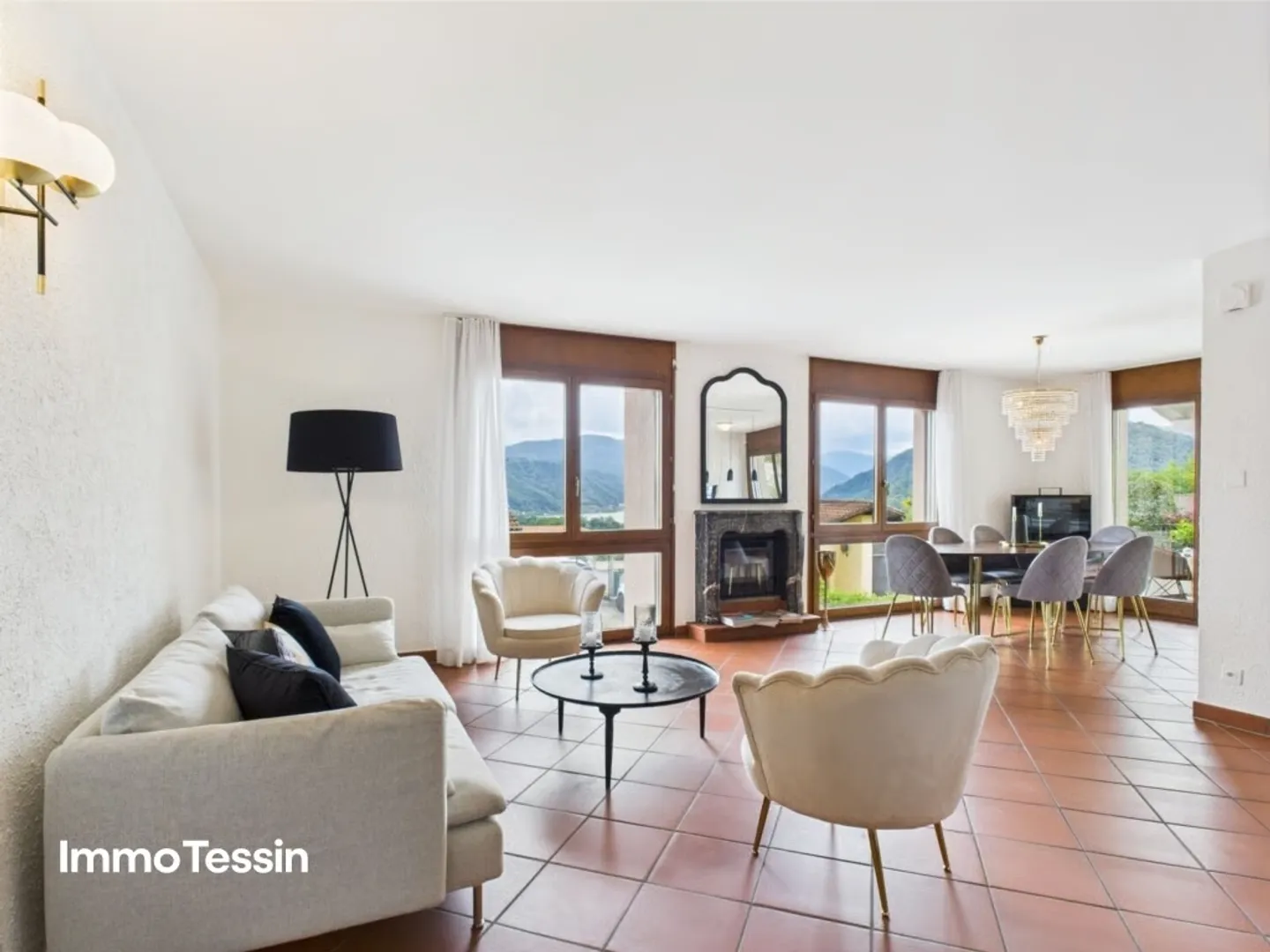 SECONDA CASA: Villa spaziosa con vista mozzafiato sul lago, posizione tranquilla e vicinanza al campo da golf di Lugano-Magliaso - Foto 8 di 13