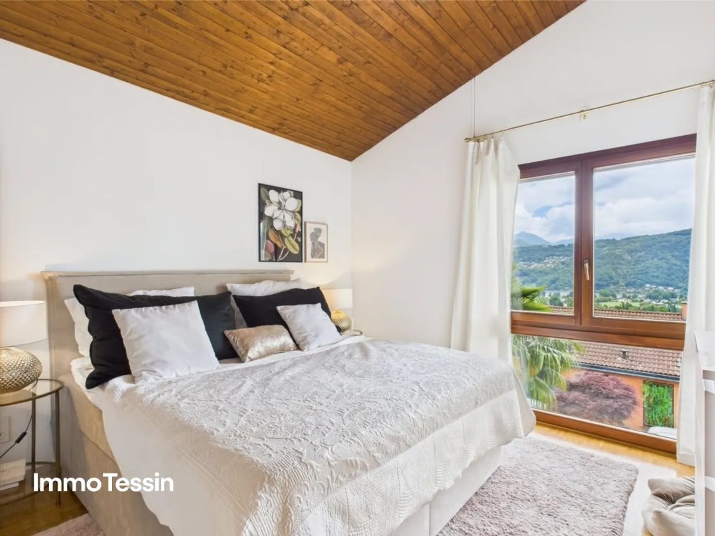 SECONDA CASA: Villa spaziosa con vista mozzafiato sul lago, posizione tranquilla e vicinanza al campo da golf di Lugano-Magliaso - Foto 11 di 13