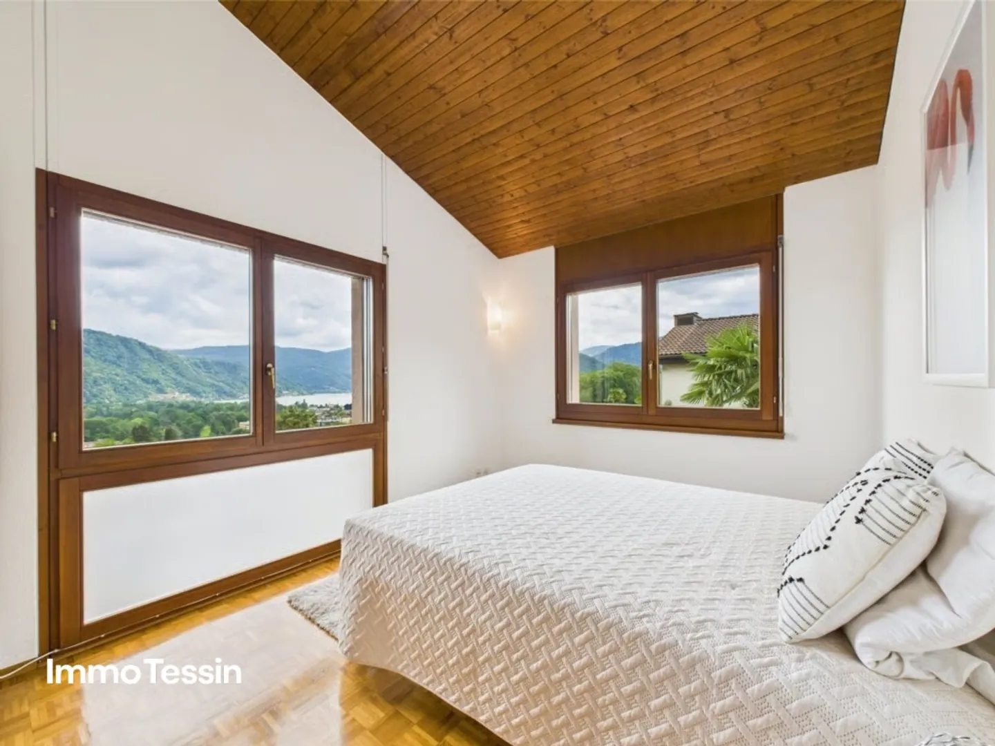 SECONDA CASA: Villa spaziosa con vista mozzafiato sul lago, posizione tranquilla e vicinanza al campo da golf di Lugano-Magliaso - Foto 12 di 13