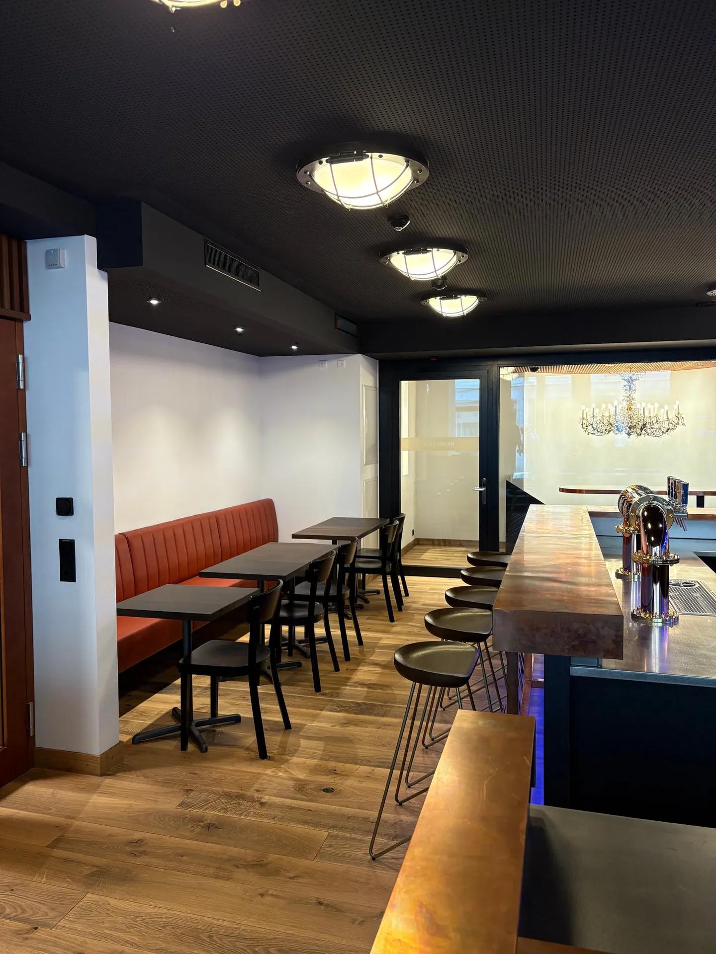 New beautifully furnished bar with multifunctional room in the center of Altdorf - Photo 4 of 14