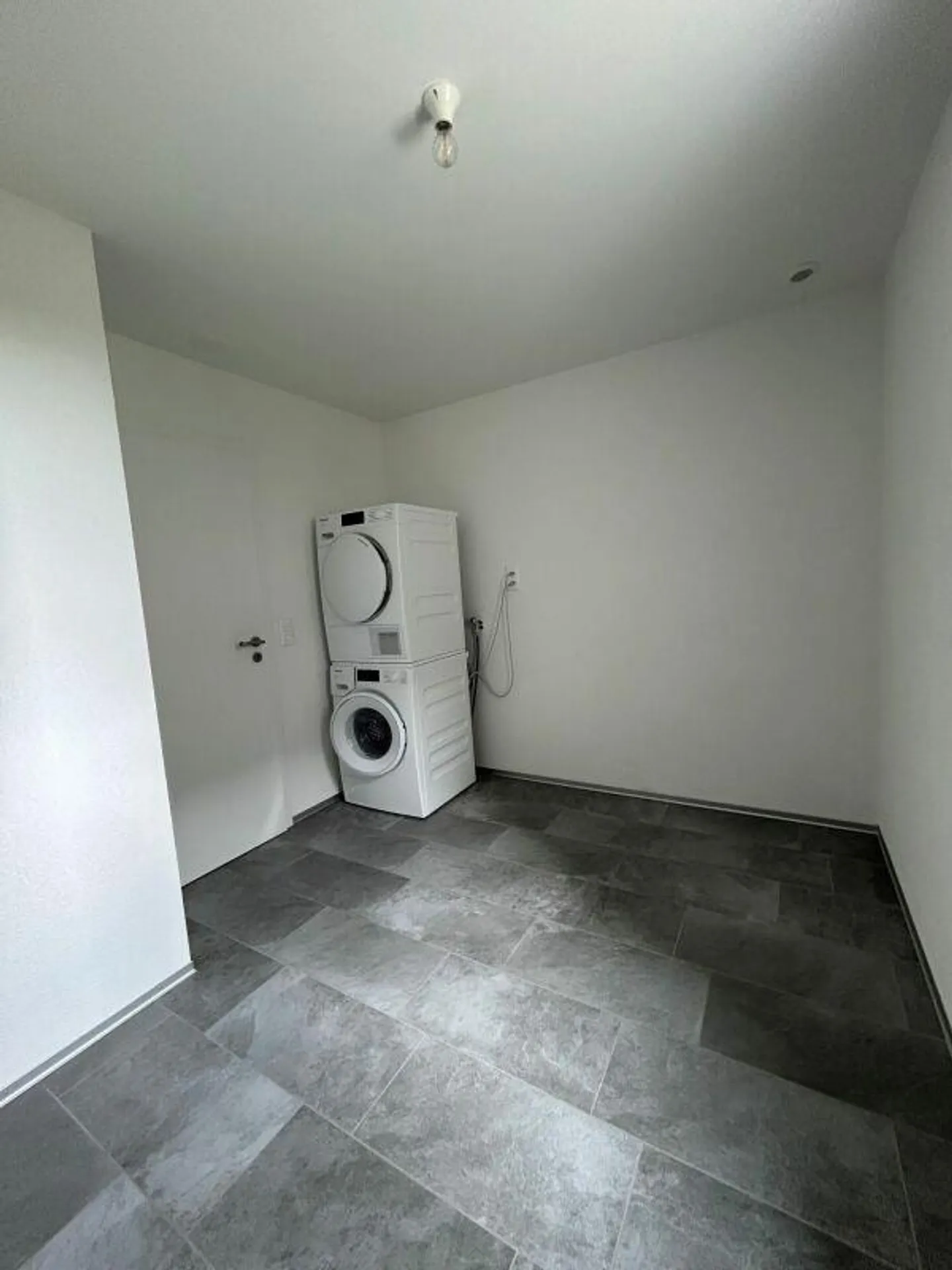 Oeschgen / 2.5 Room Ground Floor Apartment D 0.3 - Photo 6 of 6