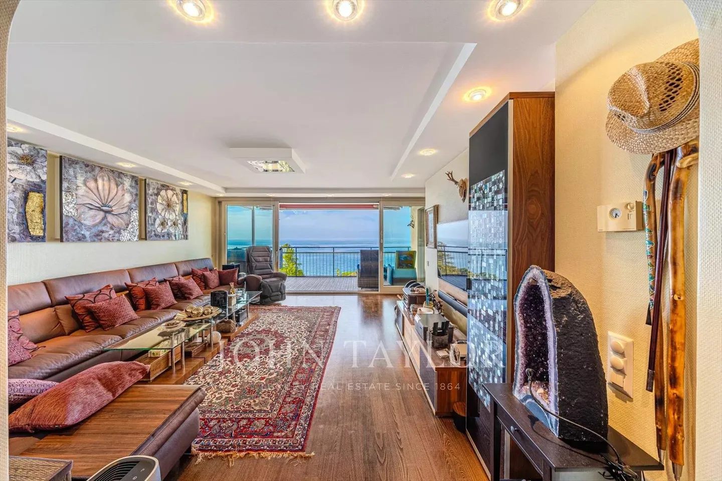 Magnificent 4.5-room apartment with balcony and stunning lake view - Photo 2 of 8