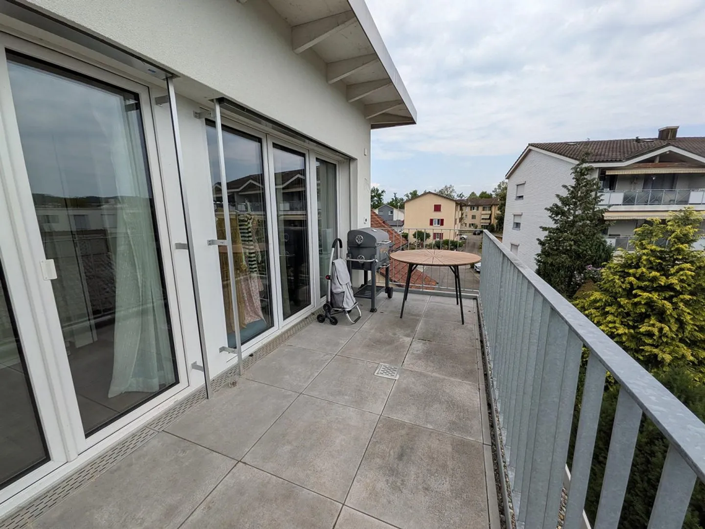 Moderne 2.5-Zimmerwohnung in Bülach - Foto 3 von 8