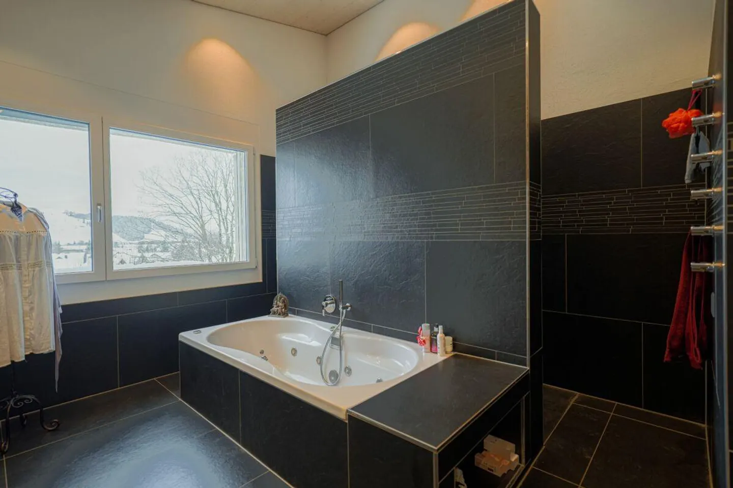 Extraordinary 4.5 Room Oasis with Style and 6 m Ceiling Height, Spa Ensuite Bathroom & Glazed Loggia - Photo 10 of 13