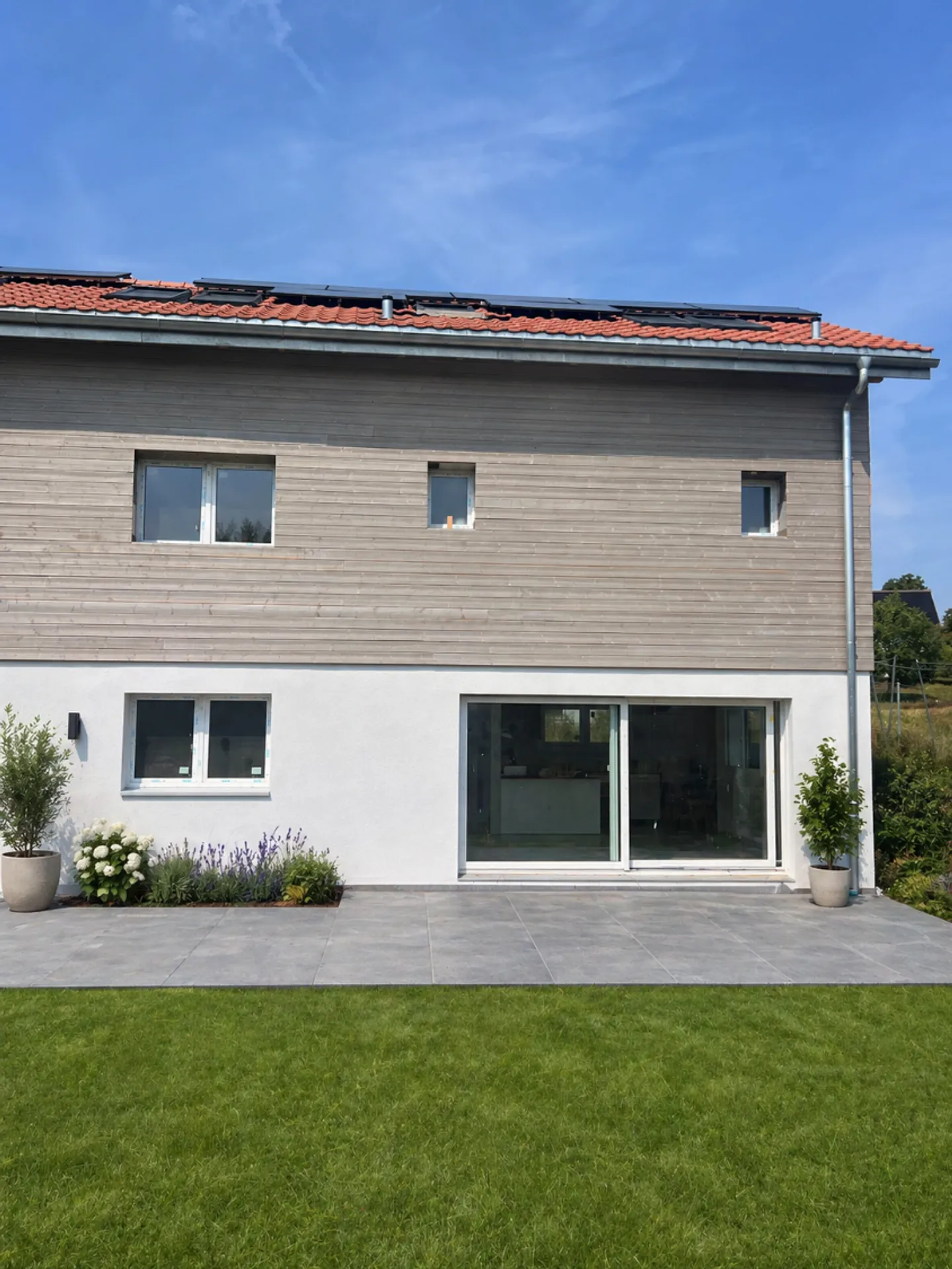 New villas with 5.5 rooms and converted attic - available immediately - Photo 1 of 13